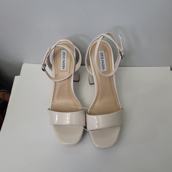 Steve Madden Lessa Bone Patent - Picture 10 of 11